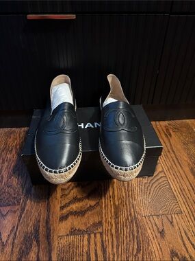 Chanel Black Leather Espadrilles Slip-On Womens. EU Size 40- US Size 10